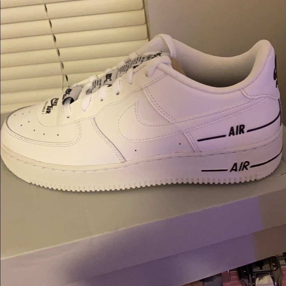 Air forces women’s size 7